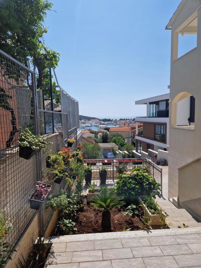 Apartments Sandra Rogoznica  Kültér fotó
