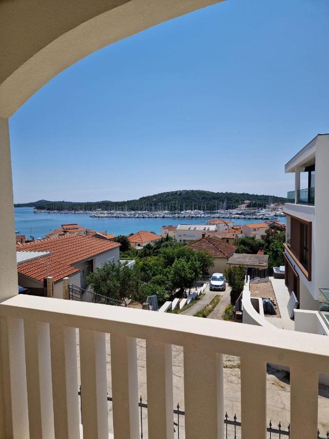 Apartments Sandra Rogoznica  Kültér fotó